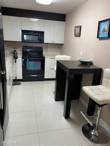 Main picture of Residences On Hollywood Beach Condo