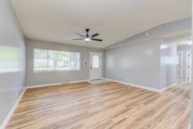 Main picture of 9723 Portage Dr
