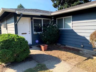 Main picture of 4115 SE 52nd Ave