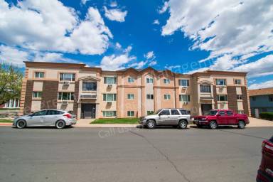Main picture of 2034 W Plum St