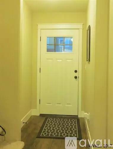 Main picture of 814 Crouchen St NW