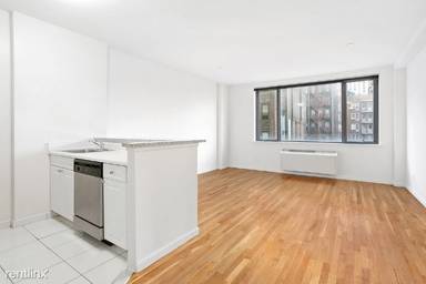 Main picture of 160 W 22nd St