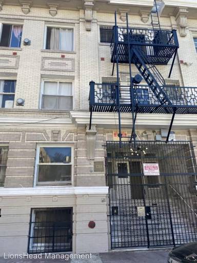 Main picture of 1214 S Lake St
