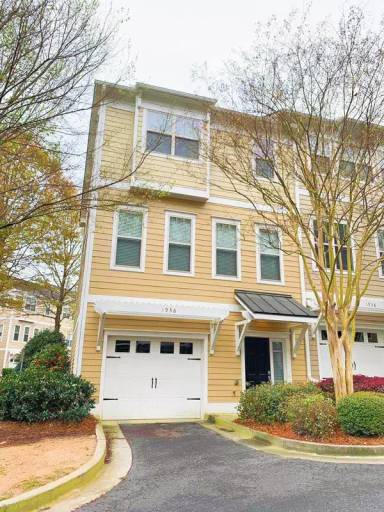 Main picture of 1907 Sterling Oaks Cir NE