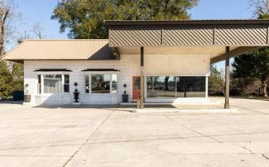 Main picture of 208 N Main St
