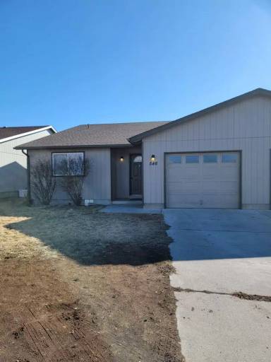 Main picture of 546 NE Larch Ave