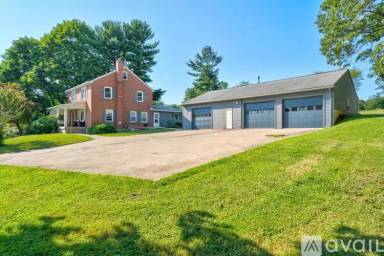 Main picture of 6935 N Clifton Rd