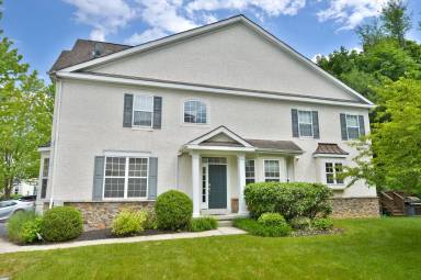 Main picture of 200 Rolling Hill Dr