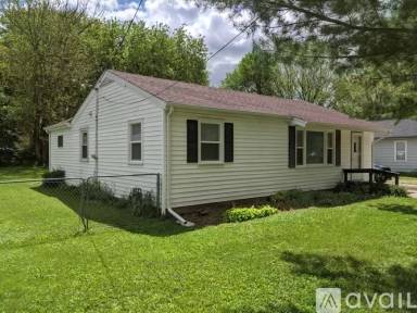 Main picture of 1207 Townline Ave