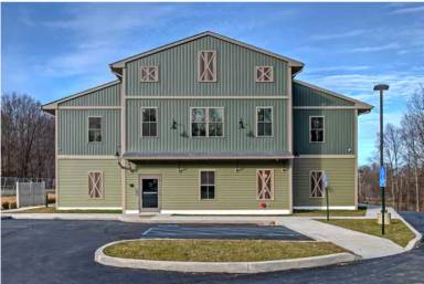 Main picture of 128 Vineyard Ave