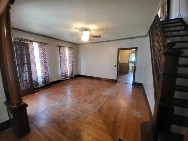 Main picture of 116 Broad St