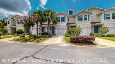 Main picture of 20 E Shady Oaks Ln