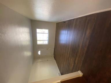 Main picture of 7880 Yates St