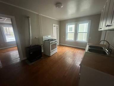 Main picture of 11 Winslow St