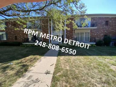 Main picture of Fox Hills Condominium