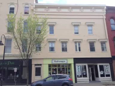 Main picture of 203 College Street - 02