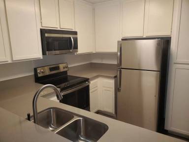 Main picture of 10 Calaveras Ave