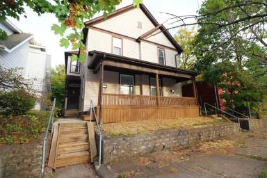 Main picture of 421 S 7th St