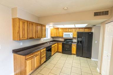 Main picture of 1400 S Pinto Dr