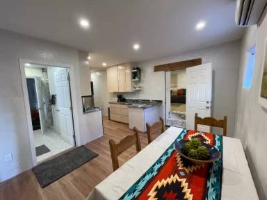 Main picture of 1167 E Alameda St