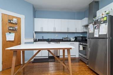 Main picture of 220 Prospect St