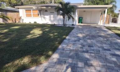 Main picture of 5623 Lime Way