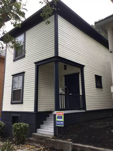 Main picture of 1320 SW 16th Ave