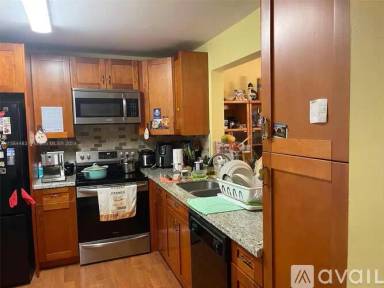Main picture of 1024 SE 3rd Ave