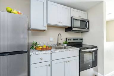 Main picture of 4713 Penn St
