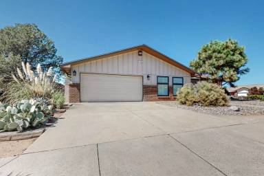 Main picture of 7827 Republic Dr NE