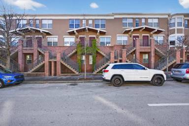 Main picture of 340 E Ashley St