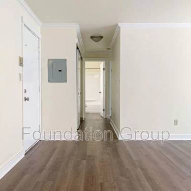 Main picture of 1121 N 91st St