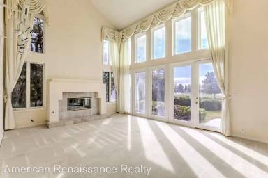 Main picture of 8049 Pinnacle Peak Ave