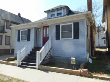 Main picture of 714 S Burdick St