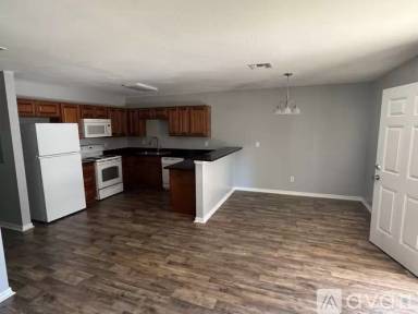 Main picture of 6016 W Desoto St