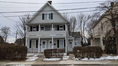 Main picture of 1 Meadow St