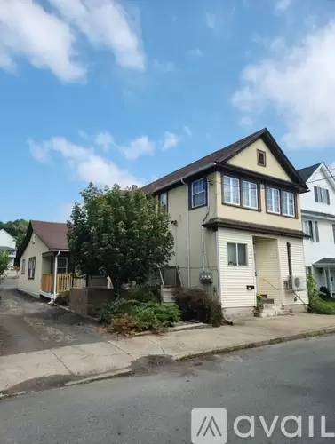 Main picture of 1055 Lincoln St
