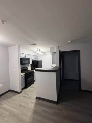 Main picture of 8961 Town Center Cir