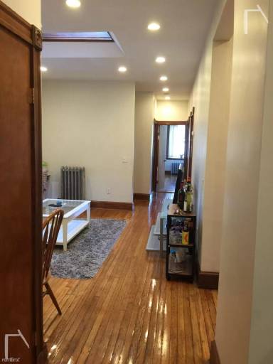 Main picture of 155 Coolidge St