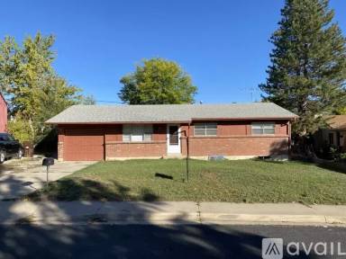 Main picture of 1295 Aikins Way