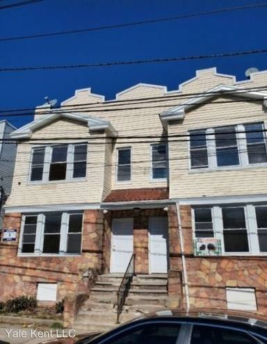 Main picture of 686 18th Ave