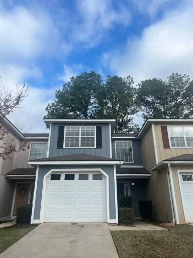 Main picture of 112 Commons Dr