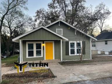 Main picture of 330 E North St