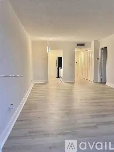 Main picture of 2020 NE 135th St