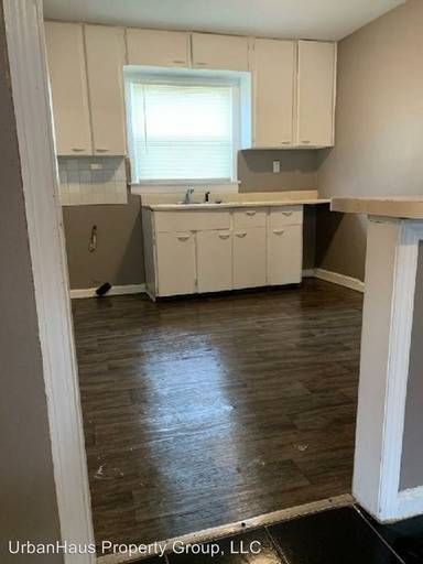 Main picture of 6154 Commodore Dr