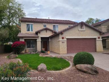 Main picture of 822 S 117th Dr