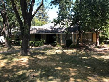 Main picture of 320 E Lester Ave