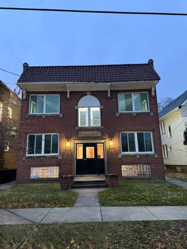 Main picture of 14614 Lake Shore Blvd