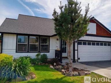 Main picture of 485 SE Ponderosa Dr
