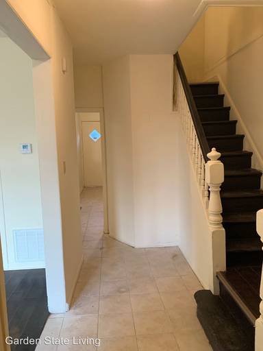 Main picture of 100 S 14th St